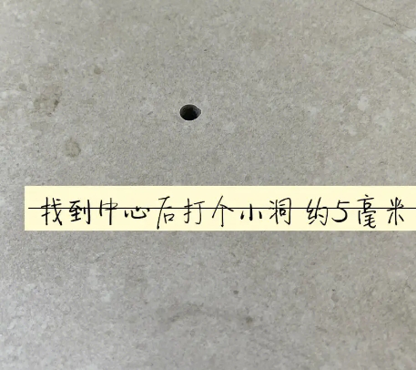 来宾瓷砖空鼓维修公司专业解答在瓷砖铺贴过程中，如果砂料搅拌不均匀，将会带来以下问题